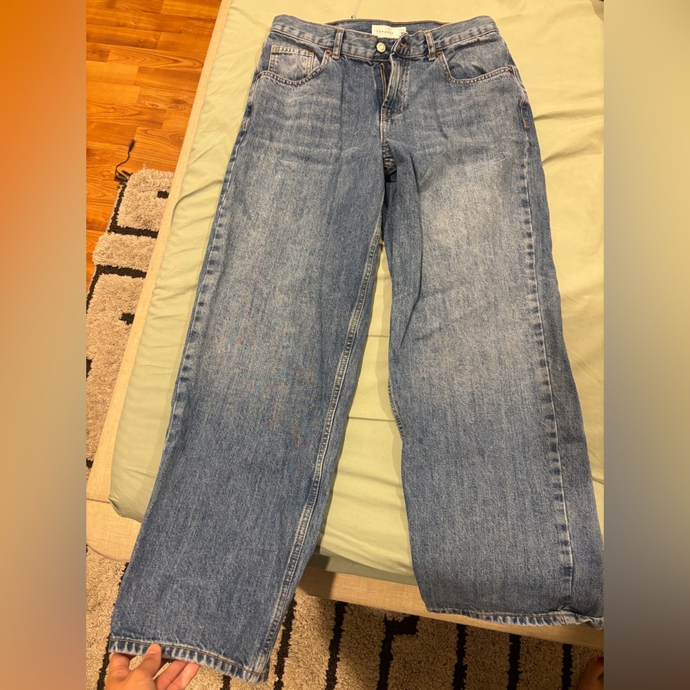 Topshop Relaxed Straight Jeans in Light Blue Wash